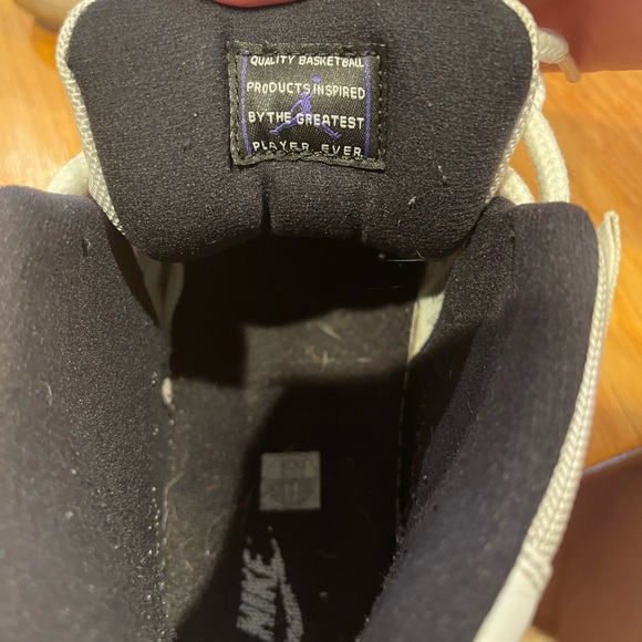 Jordan 11’s Concords size 11 - Picture 4 of 8